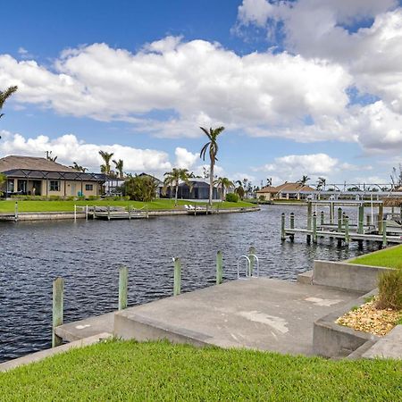Fully Remodeled Electric-Heated Pool Home On Gulf-Access Canal - Villa Sunny كيب كورال المظهر الخارجي الصورة