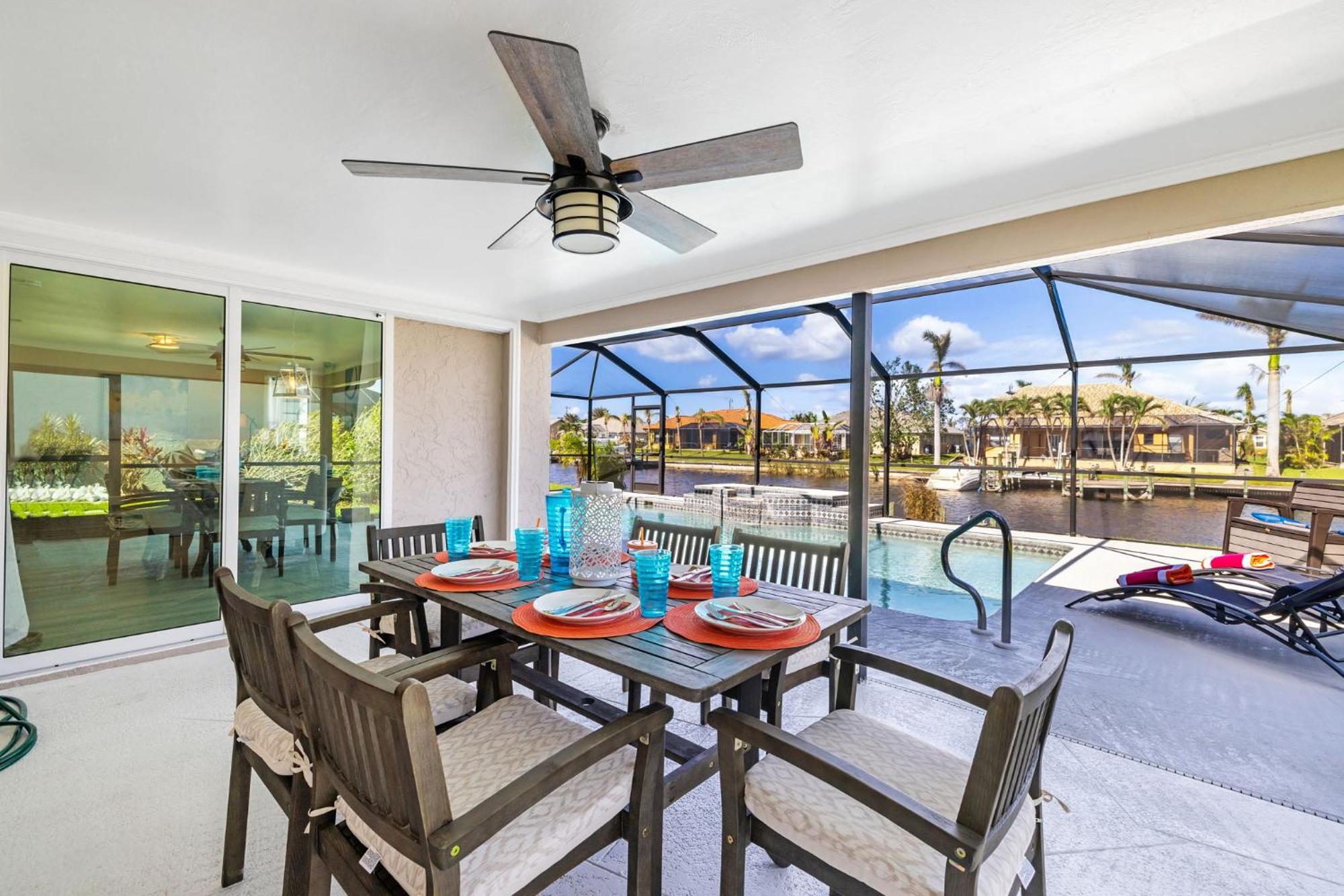 Fully Remodeled Electric-Heated Pool Home On Gulf-Access Canal - Villa Sunny كيب كورال المظهر الخارجي الصورة
